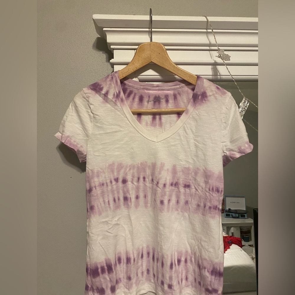 Brand new shirt! Never worn only tried on. Size XS $12